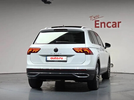 2022 Volkswagen Tiguan II Рестайлинг, белый, 3765000 рублей, вид 4