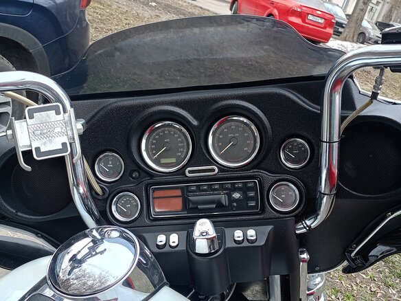 2010 Harley-Davidson Electra Glide, белый, 870000 рублей - вид 9