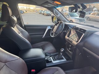 2017 Toyota Land Cruiser Prado 150 Series Рестайлинг 2, коричневый, 4430000 рублей, вид 5