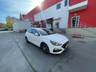 2022 Hyundai i30 III Рестайлинг 2, белый, 1760000 рублей, вид 2