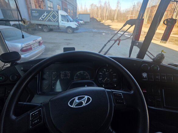 2012 Hyundai Universe, синий, 700000 рублей - вид 4