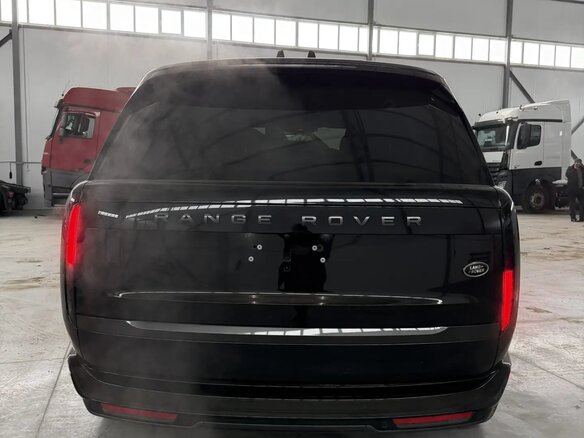 2023 Land Rover Range Rover P530 MHEV V, чёрный, 23000000 рублей - вид 5