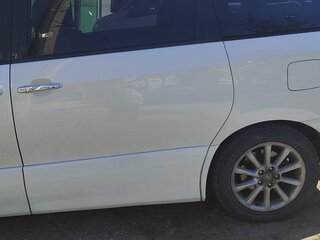 2011 Toyota Estima III Рестайлинг, белый, 2000000 рублей, вид 2