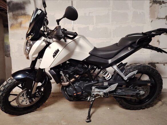 2014 KTM 200 Duke, белый, 260000 рублей - вид 2