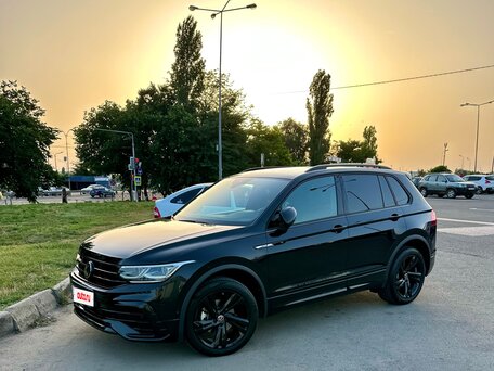 2021 Volkswagen Tiguan II Рестайлинг, чёрный, 4400000 рублей, вид 5