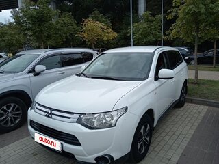 2014 Mitsubishi Outlander III, белый, 1400000 рублей, вид 2