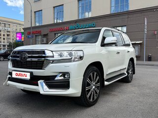 2020 Toyota Land Cruiser 200 Series Рестайлинг 2, белый, 10800000 рублей, вид 1