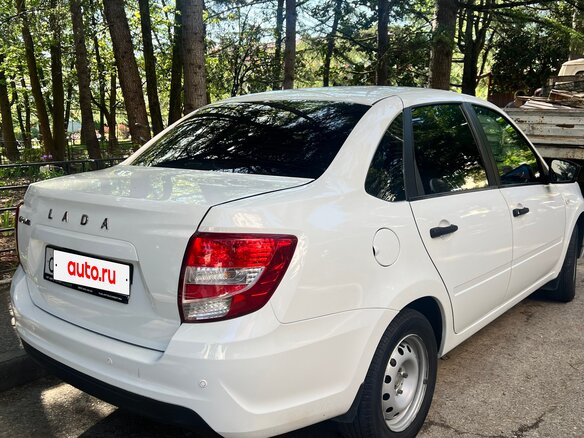 2019 Lada (ВАЗ) Granta I Рестайлинг, белый, 700000 рублей - вид 2