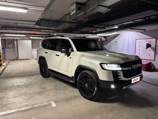 2021 Toyota Land Cruiser 300 Series, белый, 7500000 рублей, вид 2