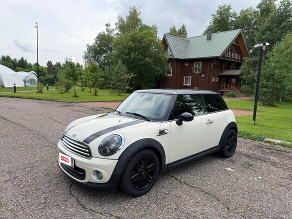 2012 Mini Hatch Cooper II (R56) Рестайлинг, белый