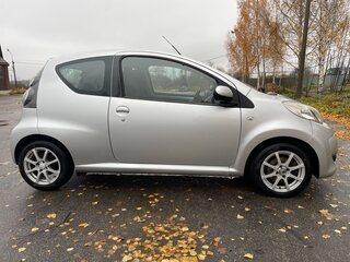 2011 Citroen C1 I Рестайлинг, серебристый, 430000 рублей, вид 3