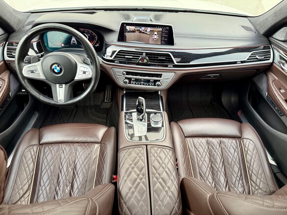 2021 BMW 7 серии Long 740Li xDrive VI (G11/G12) Рестайлинг, белый, 8900000 рублей - вид 27