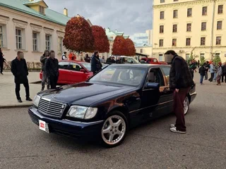 1995 Mercedes-Benz S-Класс 420 III (W140) Рестайлинг, синий, 1680000 рублей, вид 3