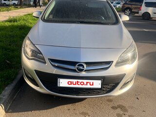 2014 Opel Astra J Рестайлинг, серебристый, 680000 рублей, вид 2