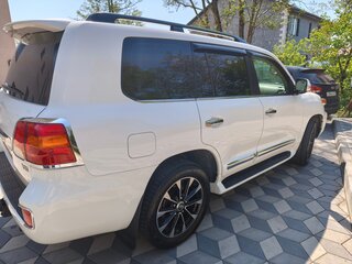 2012 Toyota Land Cruiser 200 Series Рестайлинг 1, белый, 3920000 рублей, вид 5