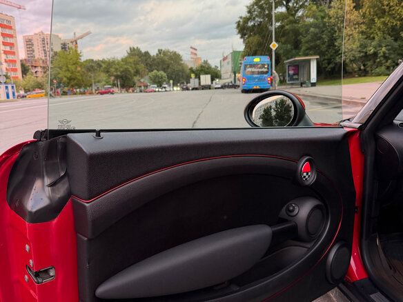 2012 Mini Hatch One II (R56) Рестайлинг, красный - вид 12