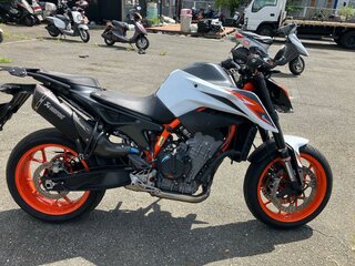 2020 KTM 890 Duke R, белый, 717000 рублей, вид 2