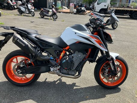 2020 KTM 890 Duke R, белый, 717000 рублей, вид 2