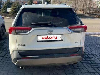 2022 Toyota RAV4 V (XA50), белый, 3100000 рублей, вид 4