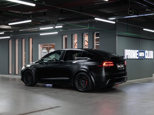 2023 Tesla Model X Plaid I Рестайлинг, чёрный - вид 1