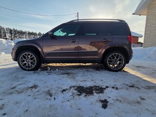 2015 Skoda Yeti I Рестайлинг, коричневый, 1380000 рублей, вид 2