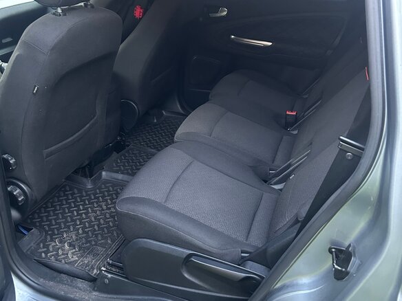 2008 Ford S-MAX I, серебристый, 750000 рублей - вид 4