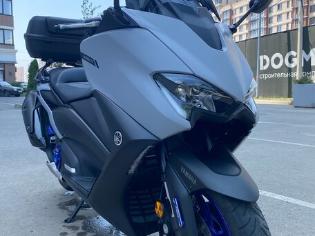 2020 Yamaha TMAX, серый, 999999 рублей, вид 2