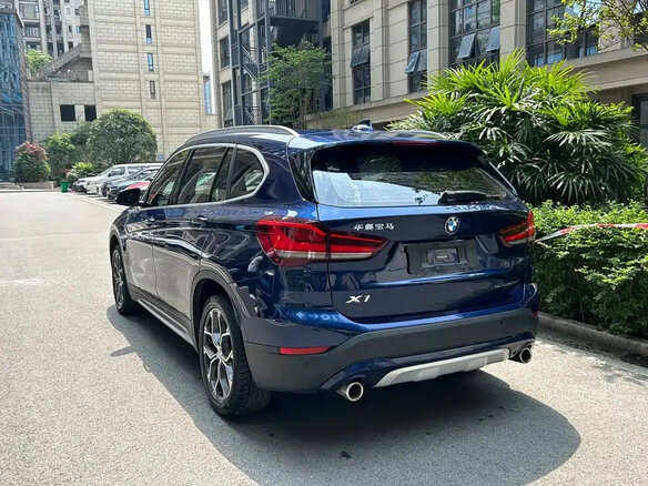 2020 BMW X1 18i sDrive II (F48) Рестайлинг, синий - вид 4