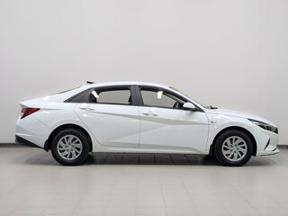 2021 Hyundai Elantra VII (CN7), белый, 1880000 рублей, вид 4