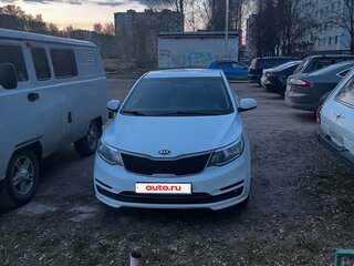 2016 Kia Rio III Рестайлинг, белый, 900000 рублей, вид 2