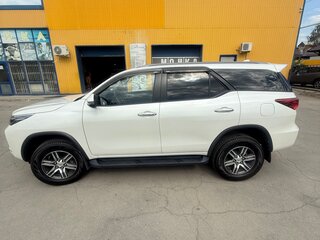 2022 Toyota Fortuner II Рестайлинг, белый, 4250000 рублей, вид 3