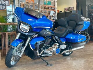 2026 Harley-Davidson CVO Street Glide Limited, синий, 6950000 рублей, вид 2