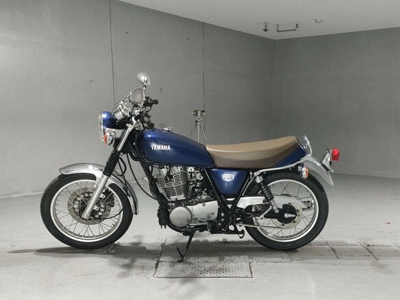 2021 Yamaha SR400, синий, 527000 рублей - вид 1