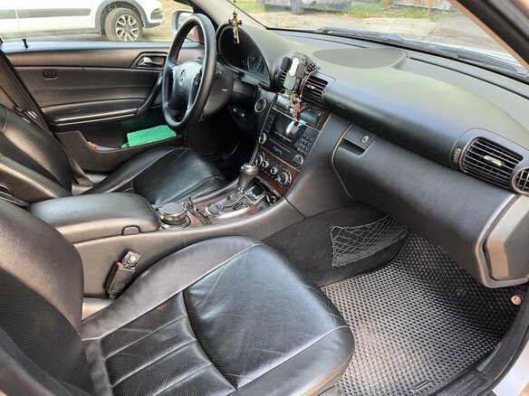 2004 Mercedes-Benz C-Класс 230 II (W203) Рестайлинг, серый, 630000 рублей - вид 5