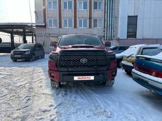 2021 Toyota Tundra Double Cab II Рестайлинг, красный, 5000000 рублей, вид 3