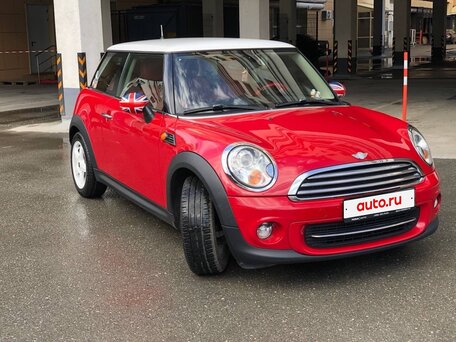 2012 Mini Hatch Cooper II (R56) Рестайлинг, красный, 960000 рублей, вид 4