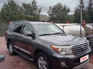 2013 Toyota Land Cruiser 200 Series Рестайлинг 1, серый, 3799000 рублей, вид 2