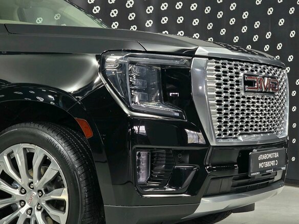 2022 GMC Yukon V, чёрный, 7790000 рублей - вид 10