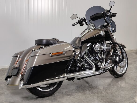 2015 Harley-Davidson Road King, серый, 1239000 рублей - вид 1