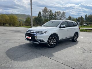 2015 Mitsubishi Outlander III Рестайлинг 2, белый, 2050000 рублей, вид 1