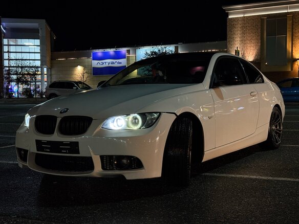 2009 BMW 3 серии 320i V (E90/E91/E92/E93), белый, 875000 рублей - вид 6