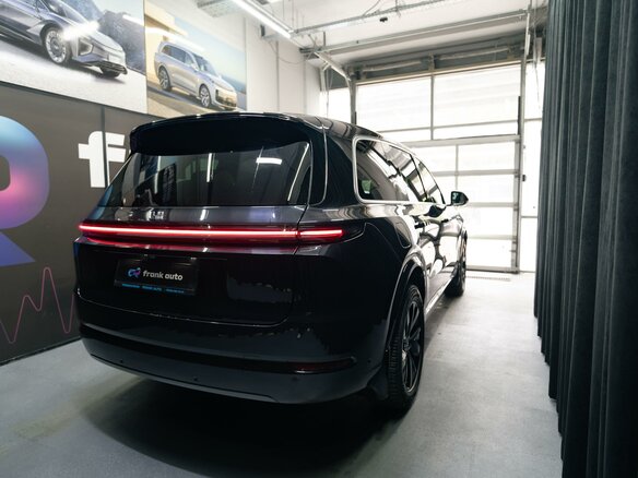 2025 Li Auto (Lixiang) L9 52.3 kWh I Рестайлинг, чёрный - вид 17