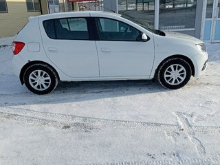 2019 Renault Sandero II Рестайлинг, белый, 870000 рублей, вид 2