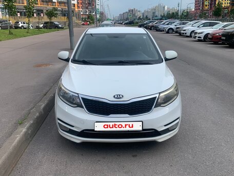 2017 Kia Rio III Рестайлинг, белый, 720000 рублей, вид 1
