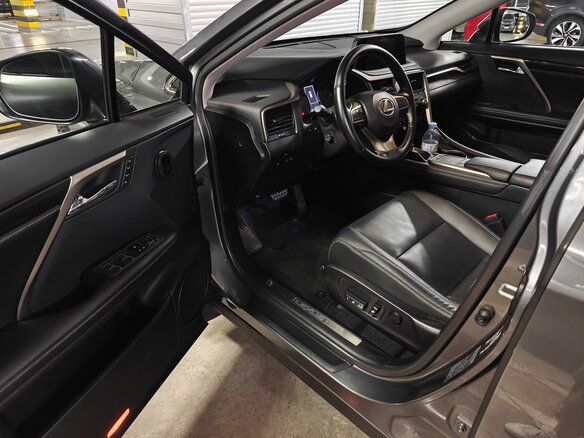 2020 Lexus RX 300 IV Рестайлинг, серый, 6200000 рублей - вид 4
