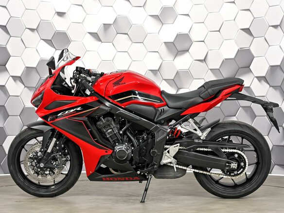 2023 Honda CBR 650R, красный, 977000 рублей - вид 3