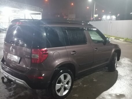 2014 Skoda Yeti I Рестайлинг, коричневый, 910000 рублей, вид 4