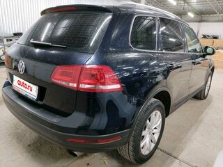 2015 Volkswagen Touareg II Рестайлинг, белый, 2350000 рублей, вид 3