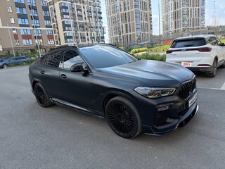2020 BMW X6 40i III (G06), белый, 7900000 рублей, вид 3