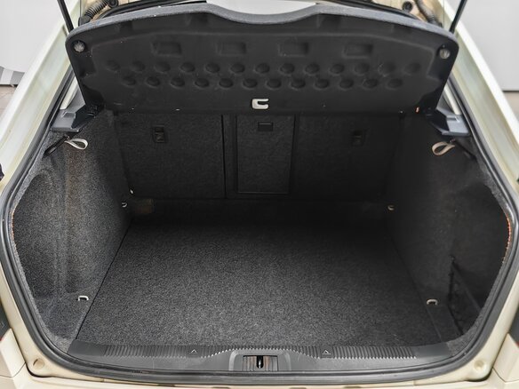 2011 Skoda Octavia II (A5) Рестайлинг, белый - вид 24